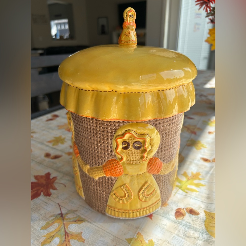 Vintage 1979 Sittre ceramic cookie jar‎